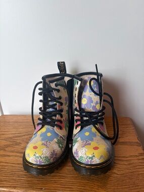 Steve Madden Beige Floral Zip Combat Boots with Black Trim